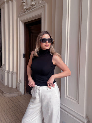 Top z golfem z lyocellu No. 3 Noir Lavamme